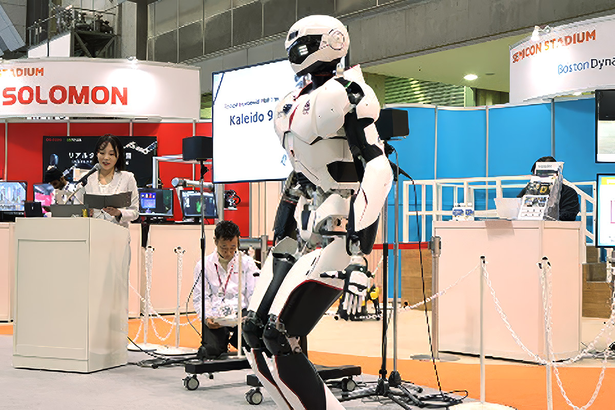 ヒューマノイドロボットRHP Kaleido 9&nbsp; powered by 川崎重工業 会場での様子