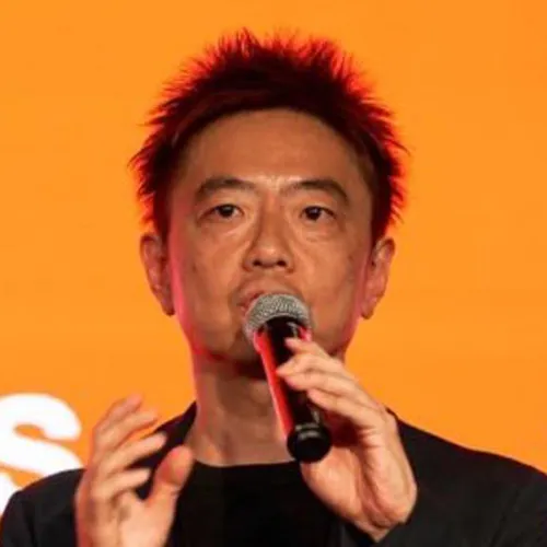 石井 靖人